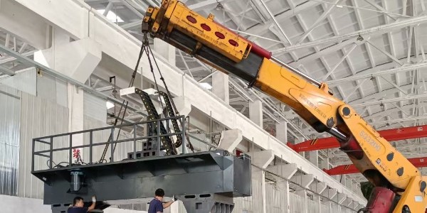 上海廠房設(shè)備吊裝公司哪家好？怎么判斷廠房設(shè)備吊裝專不專業(yè)？